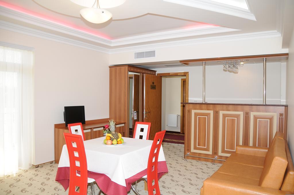 River Side Hotel Mingachevir Phòng bức ảnh