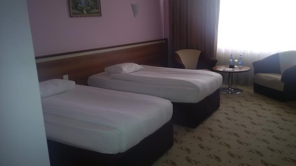 River Side Hotel Mingachevir Phòng bức ảnh