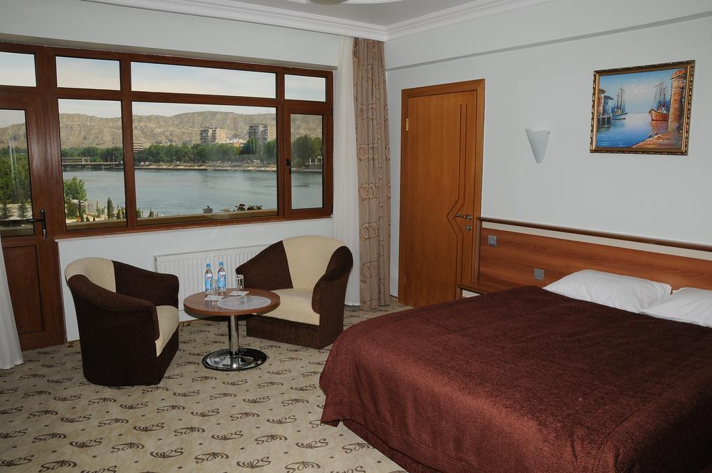 River Side Hotel Mingachevir Phòng bức ảnh