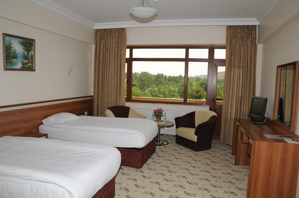 River Side Hotel Mingachevir Phòng bức ảnh