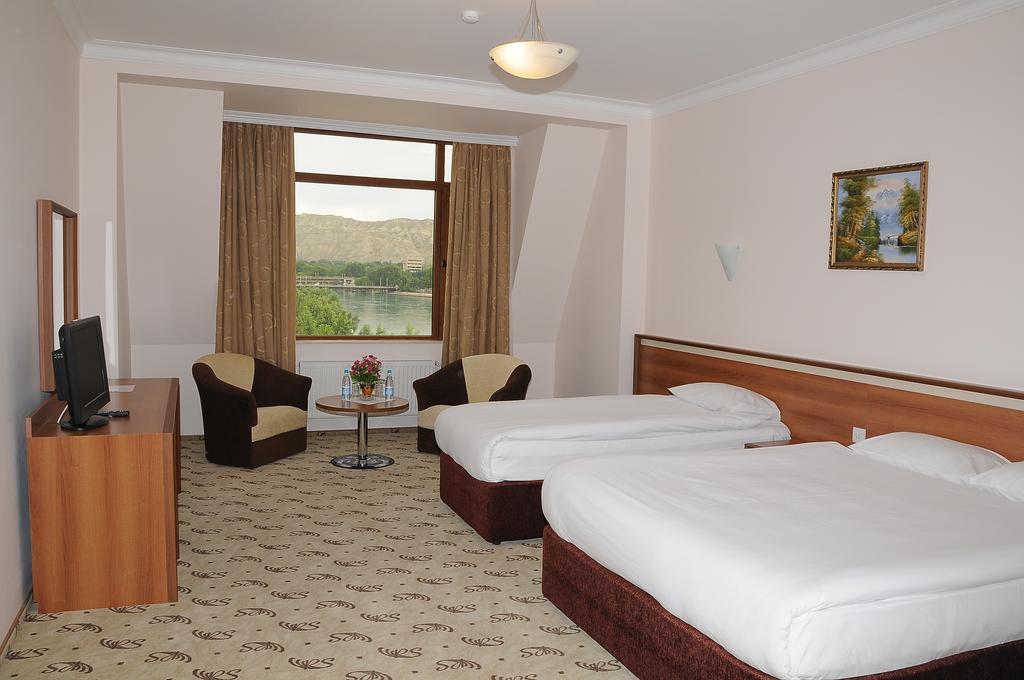 River Side Hotel Mingachevir Phòng bức ảnh