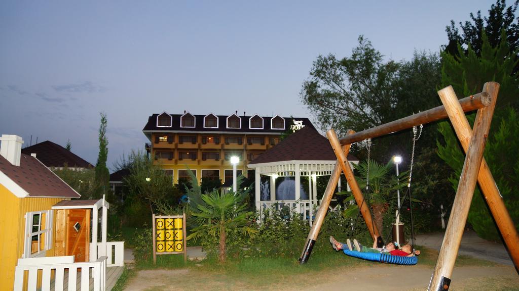 River Side Hotel Mingachevir Ngoại thất bức ảnh