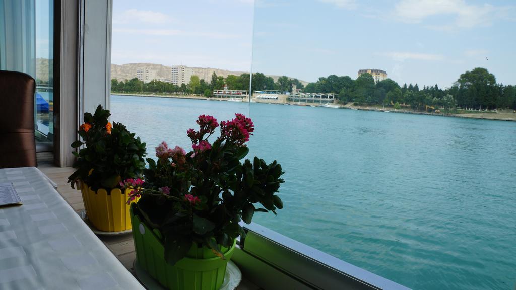River Side Hotel Mingachevir Ngoại thất bức ảnh
